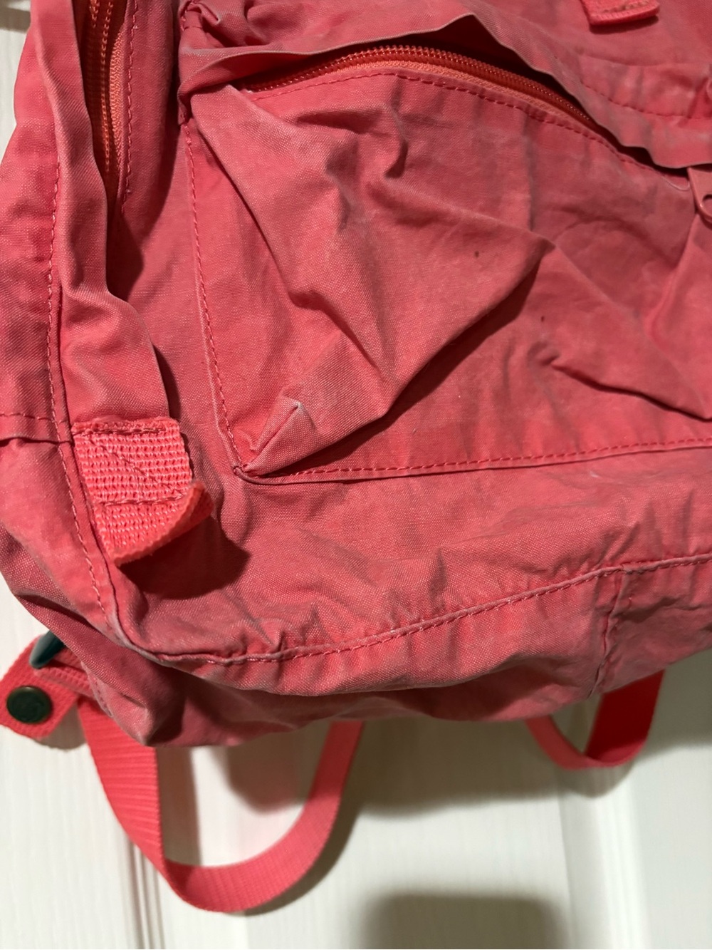 Fjallraven Kanken Backpack in Pink - Picture 3 of 5